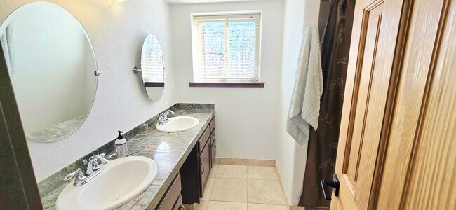 Building Photo - 56 Sheep Ridge Rd