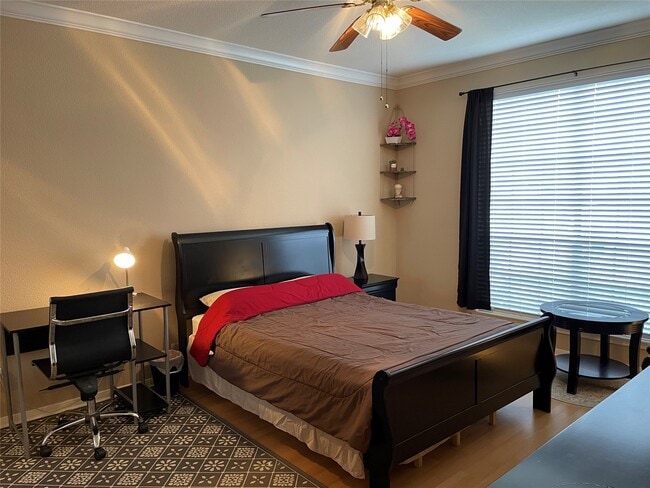 Building Photo - 8055 Cambridge St