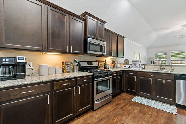 Building Photo - 4927 Applewood Crest Ln