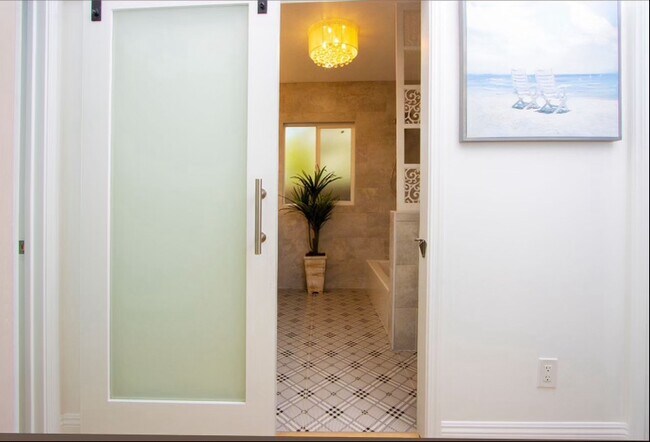 Building Photo - 430 Jefferson St