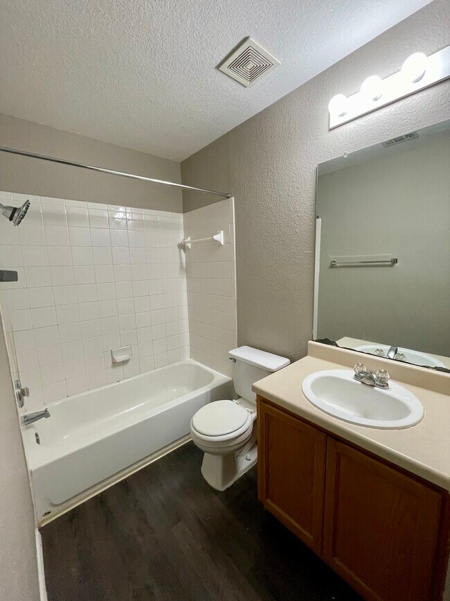 Building Photo - 13804 Harris Ridge Blvd