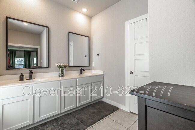 Building Photo - 709 Stonemanor Bay