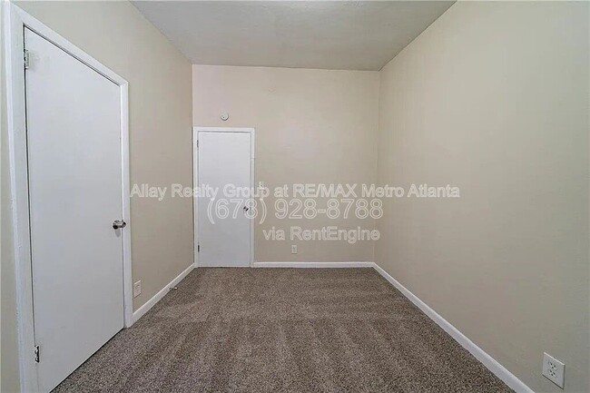 Building Photo - 16 Bromack Dr SE