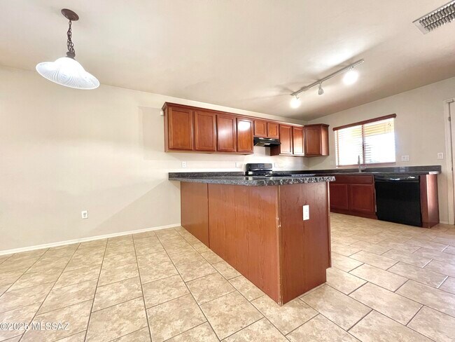 Building Photo - 11889 W Heyburn Dr