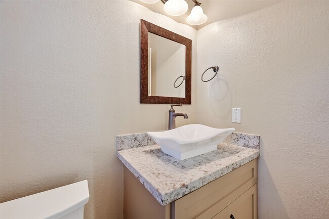 Building Photo - 6523 Mildenhall Ct