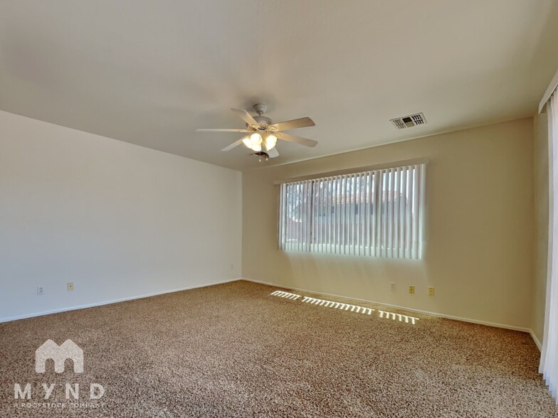Building Photo - 13617 W Peck Ct