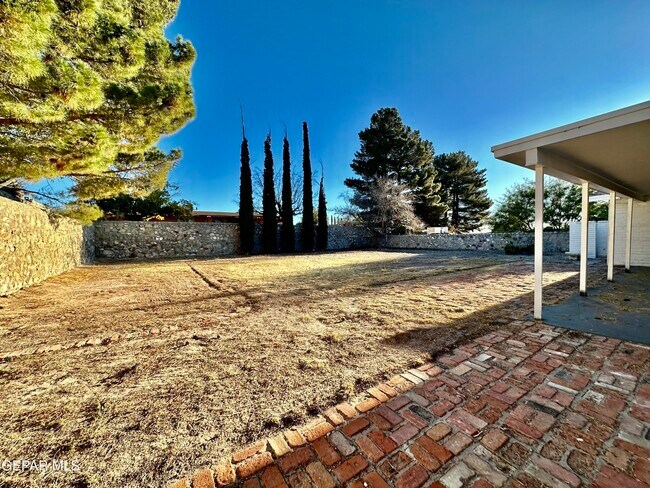 Building Photo - 6332 El Risco St