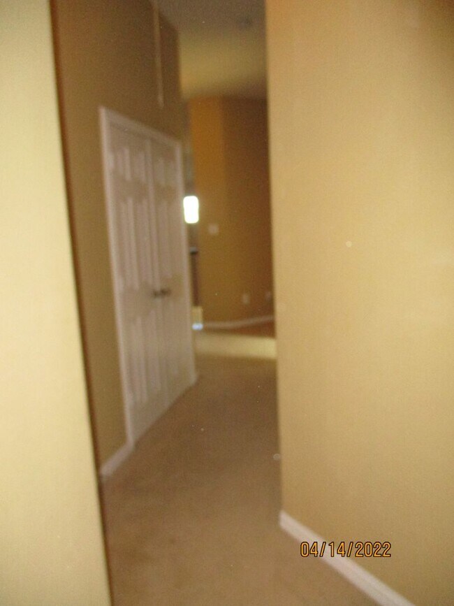 Building Photo - 2505 Mesa Glen Dr