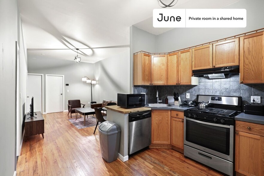Building Photo - Room in Shared 4 bed/2 bath home
