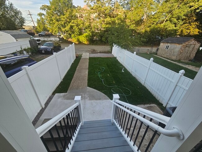 Building Photo - 141 Morse St