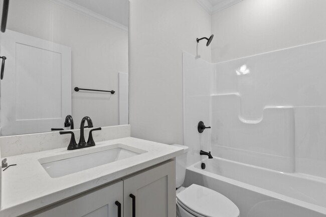 Building Photo - 107 Edgewood Cir