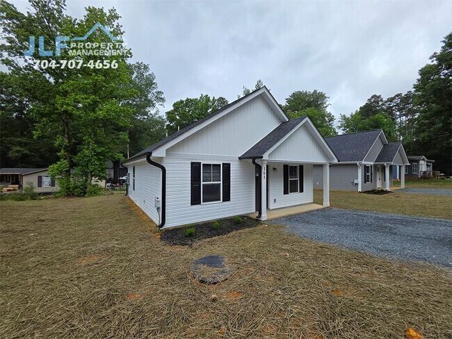 Building Photo - Brand New Construction 2 Bed/ 2 Bath Home in New London!