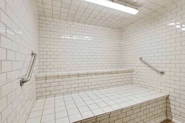 Building Photo - Location and Luxury! 2 Bedroom 2 Bathroom in Cherry Creek!