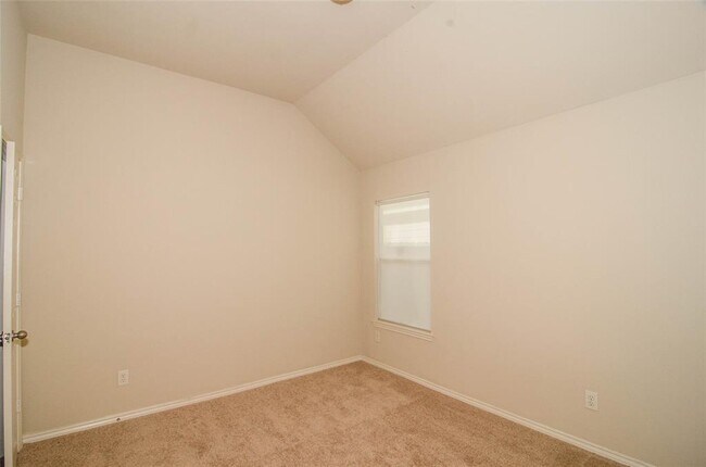 Building Photo - 30 Signal Hill Dr