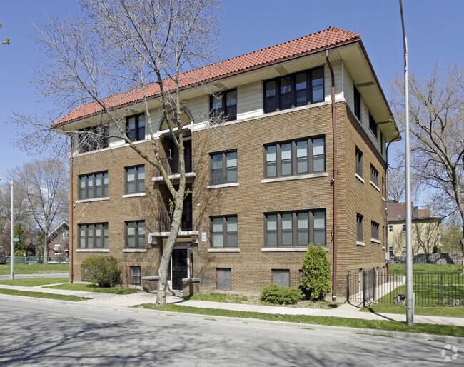Building Photo - Utopia