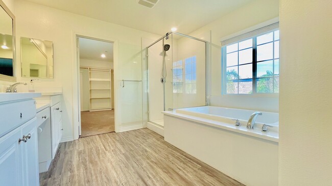 Building Photo - BEAUTIFUL 5BD/3BA-2 Story Home available for rent in Jurupa Valley!