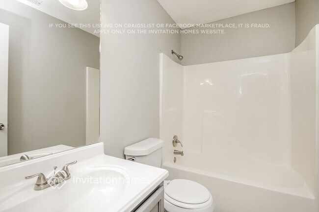 Building Photo - 5449 Sweetsprings Dr SW