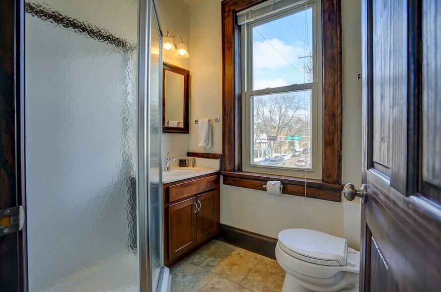 Building Photo - 1253 Williamson St