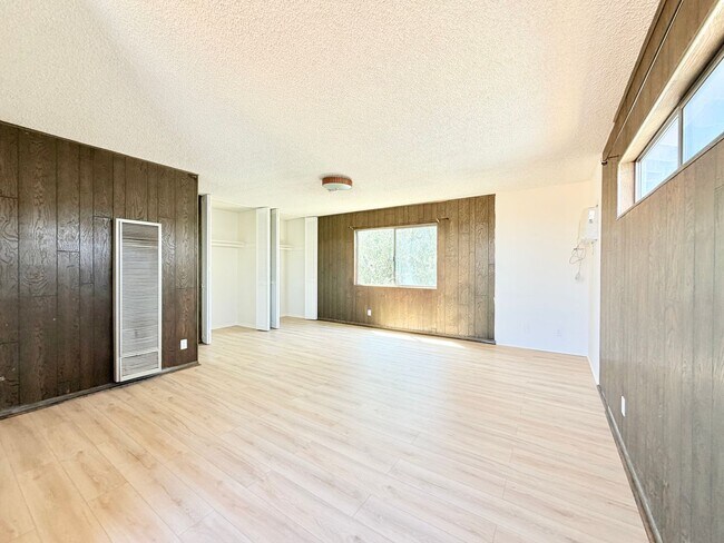 Building Photo - 4 bedroom La Mirada Home