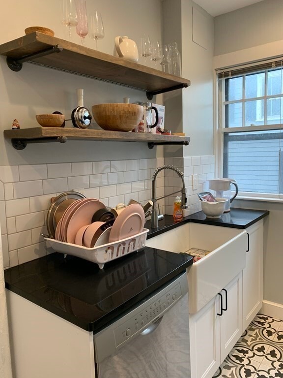 Building Photo - 34 Ash St