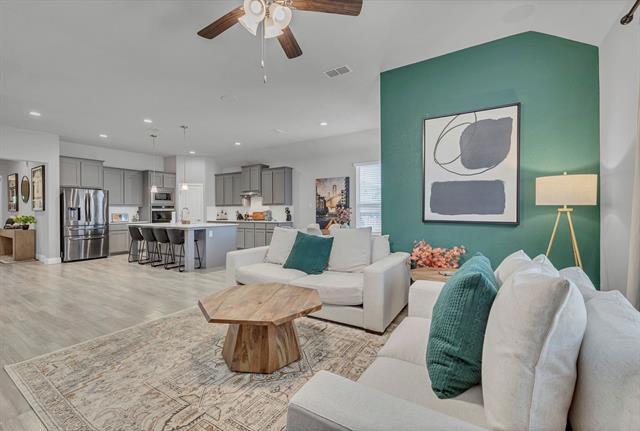 Building Photo - 1000 Westwood Ln