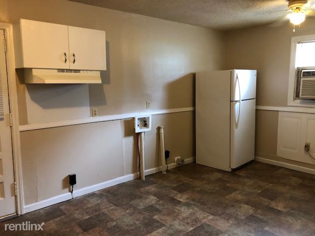 Building Photo - 3 br, 1 bath House - 2609 Textile Dr