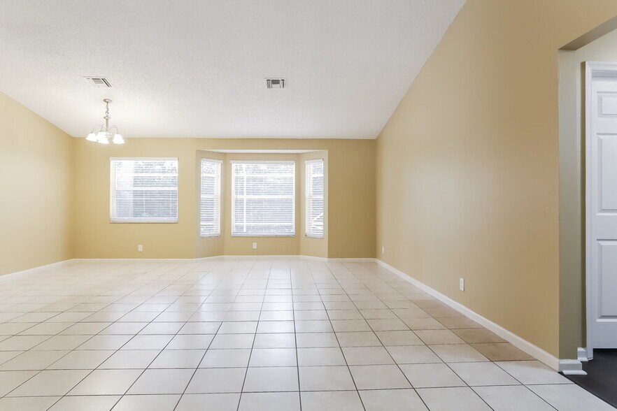 Building Photo - 4434 NW 65th St