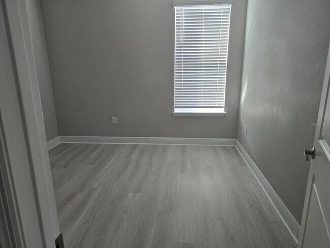 Building Photo - 10916 Honor Rd