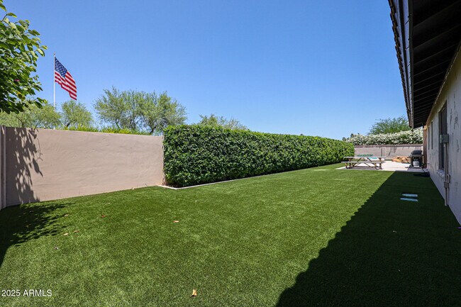 Building Photo - 14855 N 47th St
