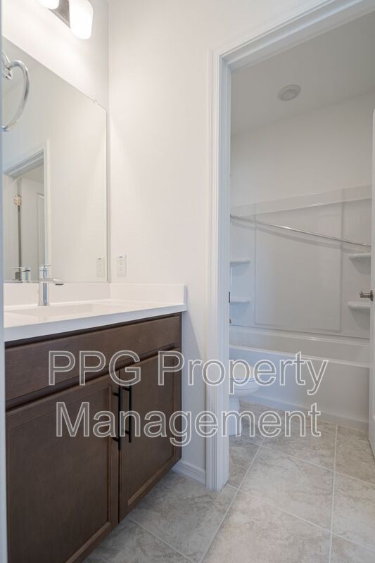 Building Photo - 11988 N 169th Ave