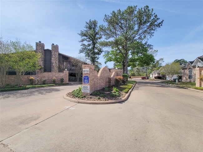 Building Photo - 12755 Mill Ridge Dr