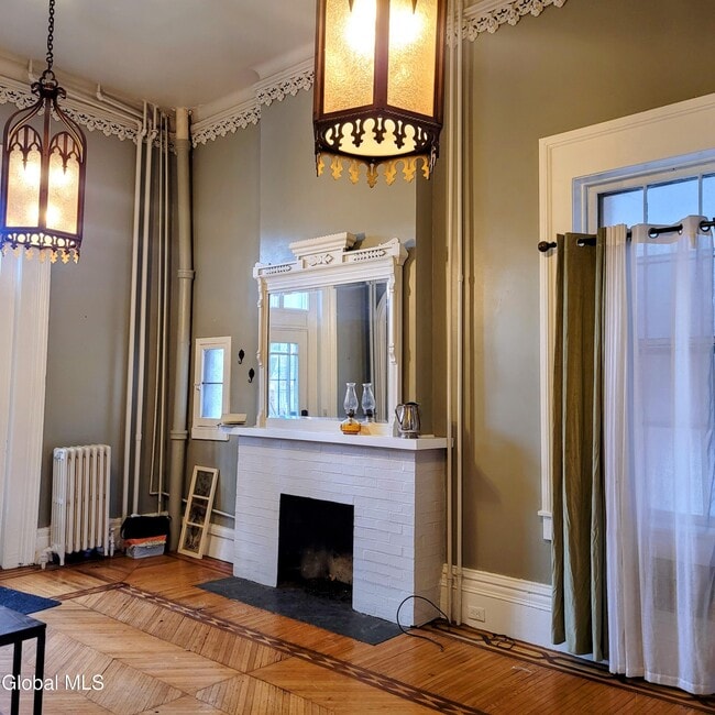 Building Photo - 199 2nd St