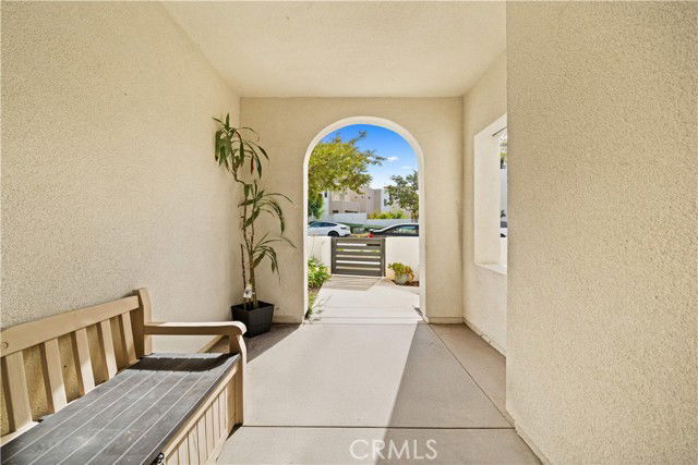 Building Photo - 115 Episode