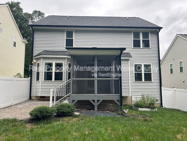 Building Photo - 5412 Robbins Dr