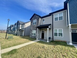 Building Photo - 143 Emanuel Ct