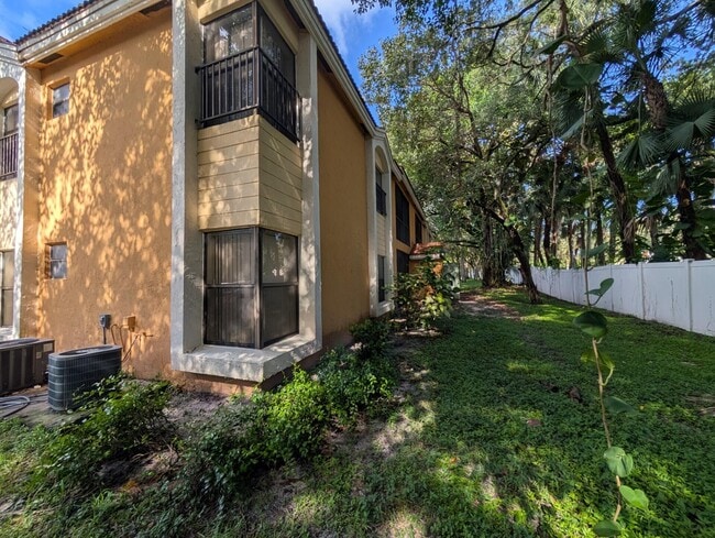 Building Photo - 3830 Coral Tree Cir