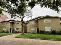 Building Photo - 4307 W Alabama St