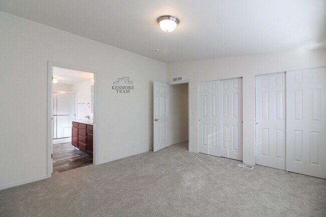 Building Photo - 1214 N Morain Loop