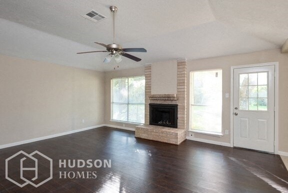 Building Photo - NOW AVAILABLE!! 1209 West Castlewood Avenu...