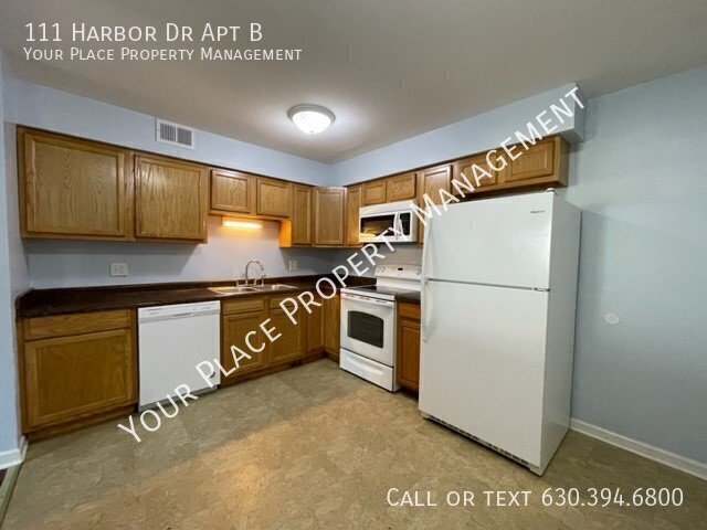 Building Photo - 111 Harbor Dr