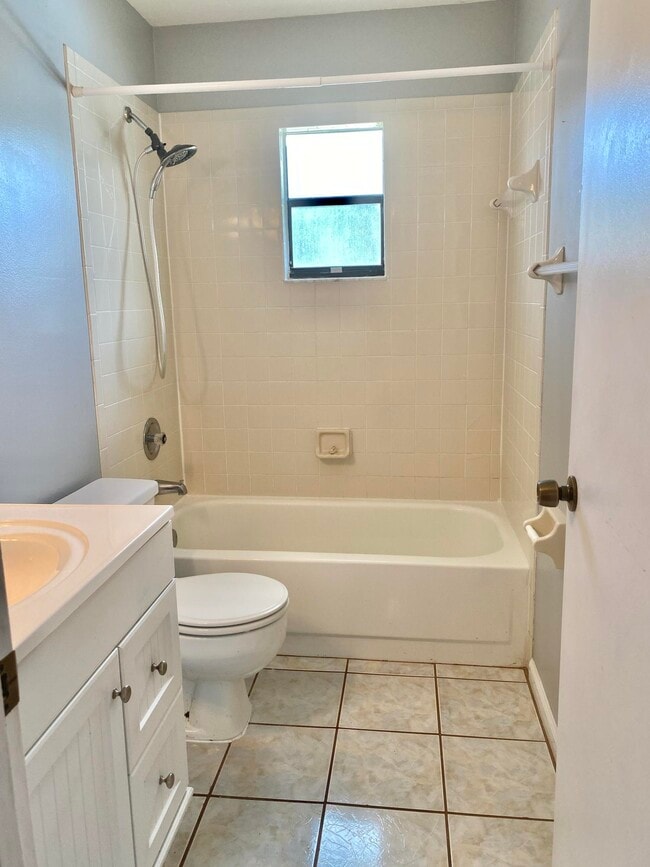 Building Photo - 5330 Elmhurst Rd