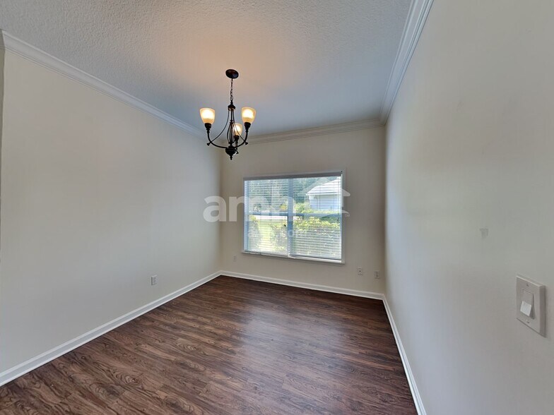 Building Photo - 1347 Ivyhedge Ave