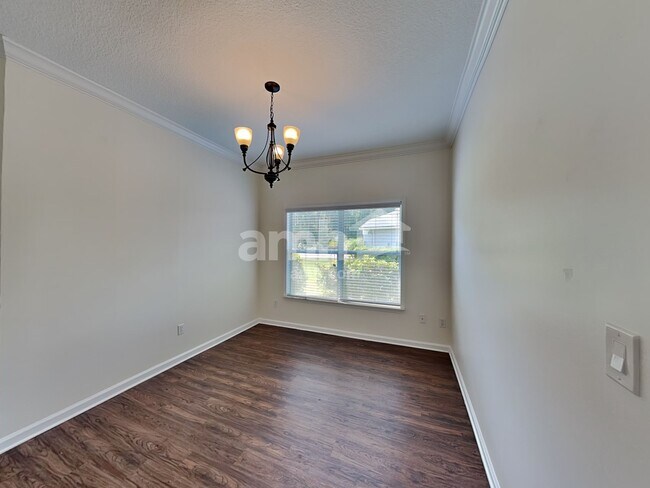 Building Photo - 1347 Ivyhedge Ave