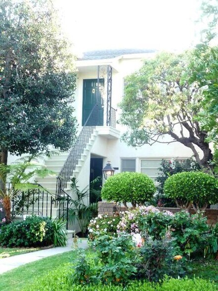 Exterior - 1835 Kelton Ave