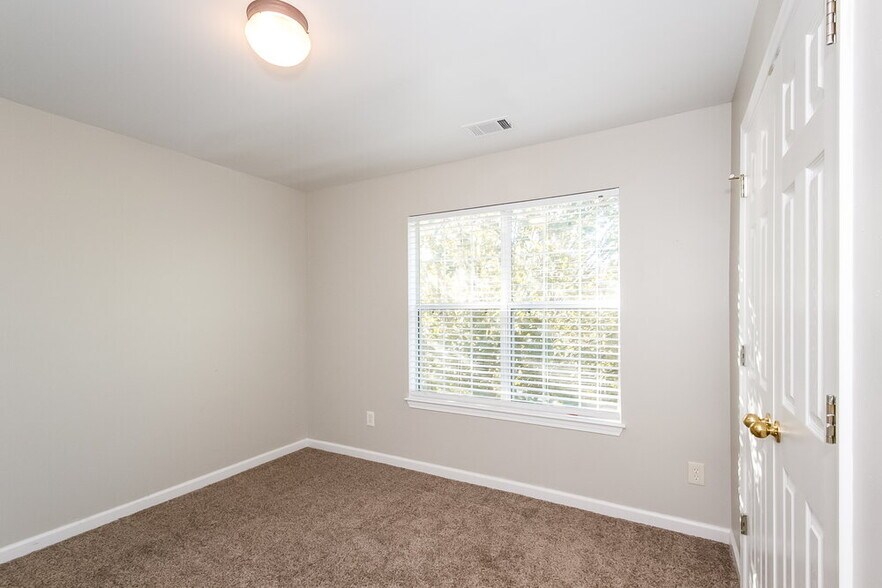 Building Photo - 618 Brookwater Dr