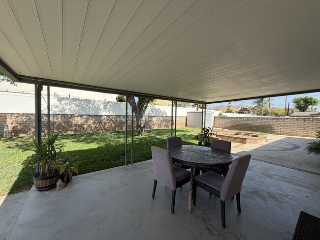 Building Photo - 12461 Vivienda Ave