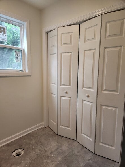 Laundry - 2664 Hull St