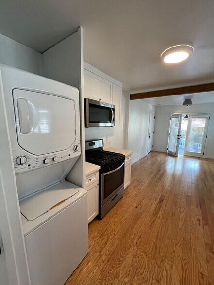 Building Photo - 3232 Verdugo Rd