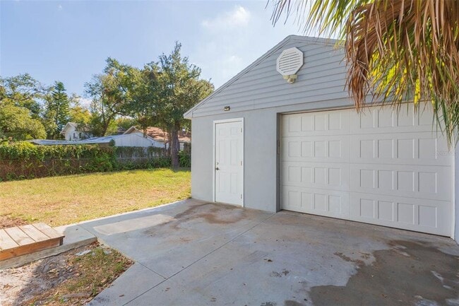 Building Photo - 218 W Jean St