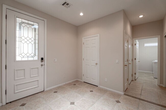 Building Photo - 4433 Weitzman Pl
